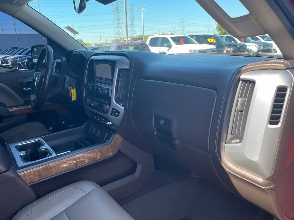 Used 2018 Red GMC SLT image 12