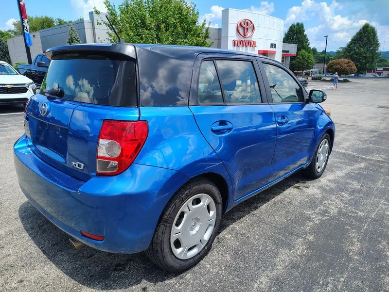 Used 2013 Blue Scion Base image 4