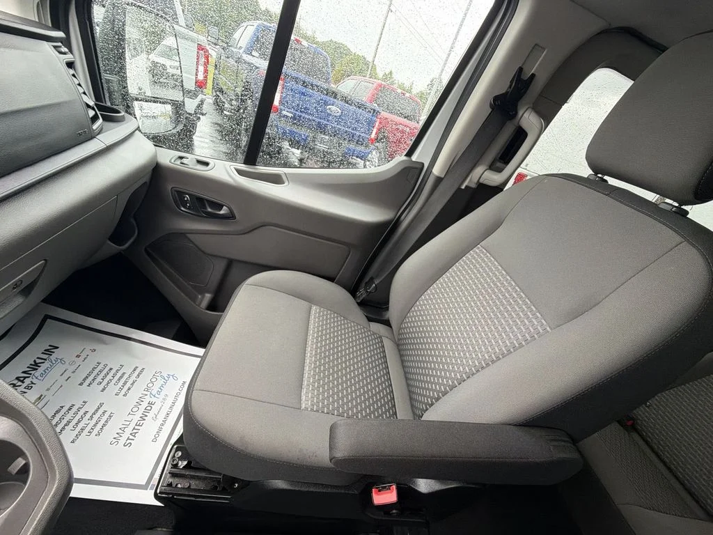 Used 2024 White Ford XLT image 28