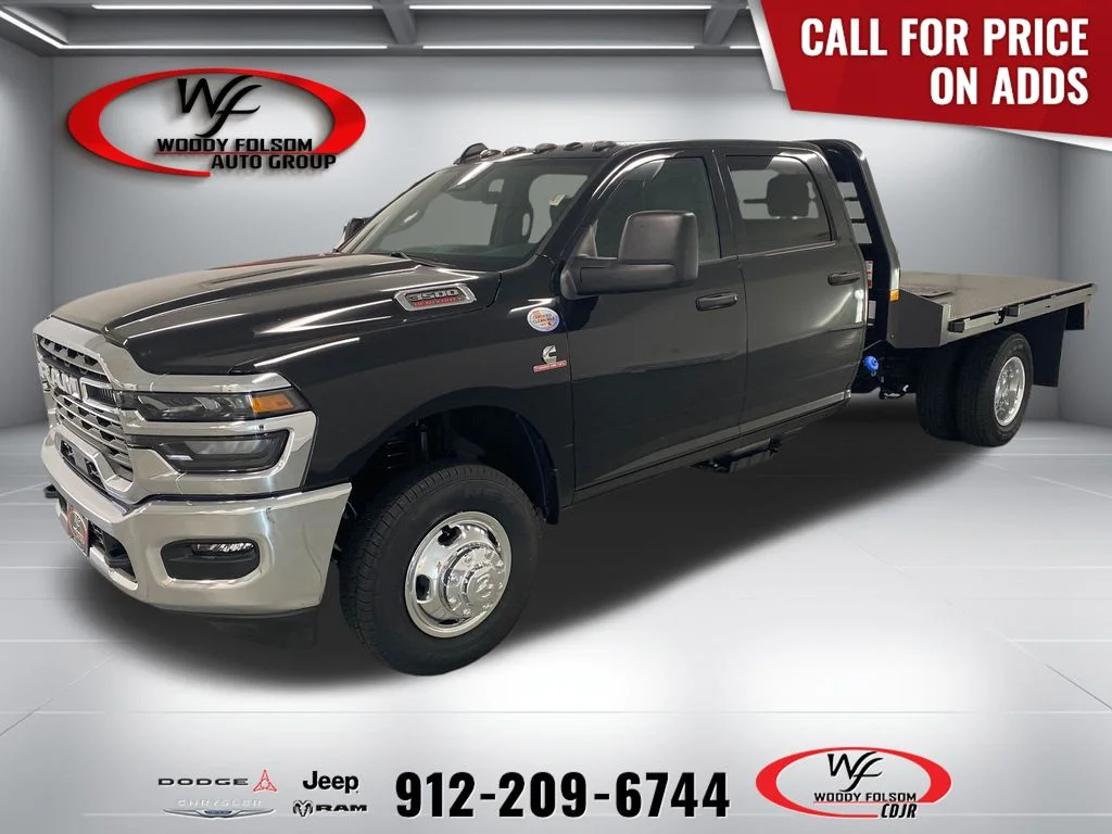 New 2026 Diamond Black Crystal Pearl-Coat Exterior Paint RAM Tradesman image 1
