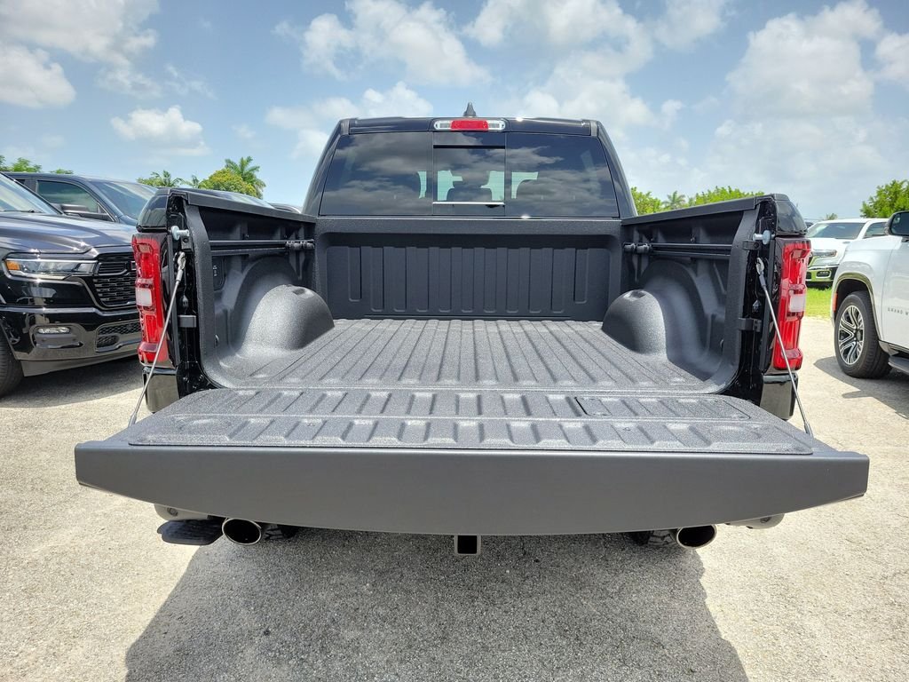 New 2026 Diamond Black Crystal Pearl-Coat Exterior Paint RAM Rebel image 9