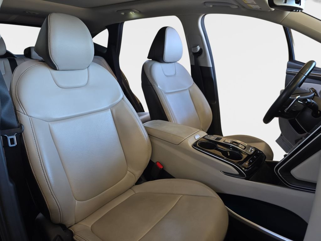 Used 2022 Black Hyundai SEL Convenience image 12