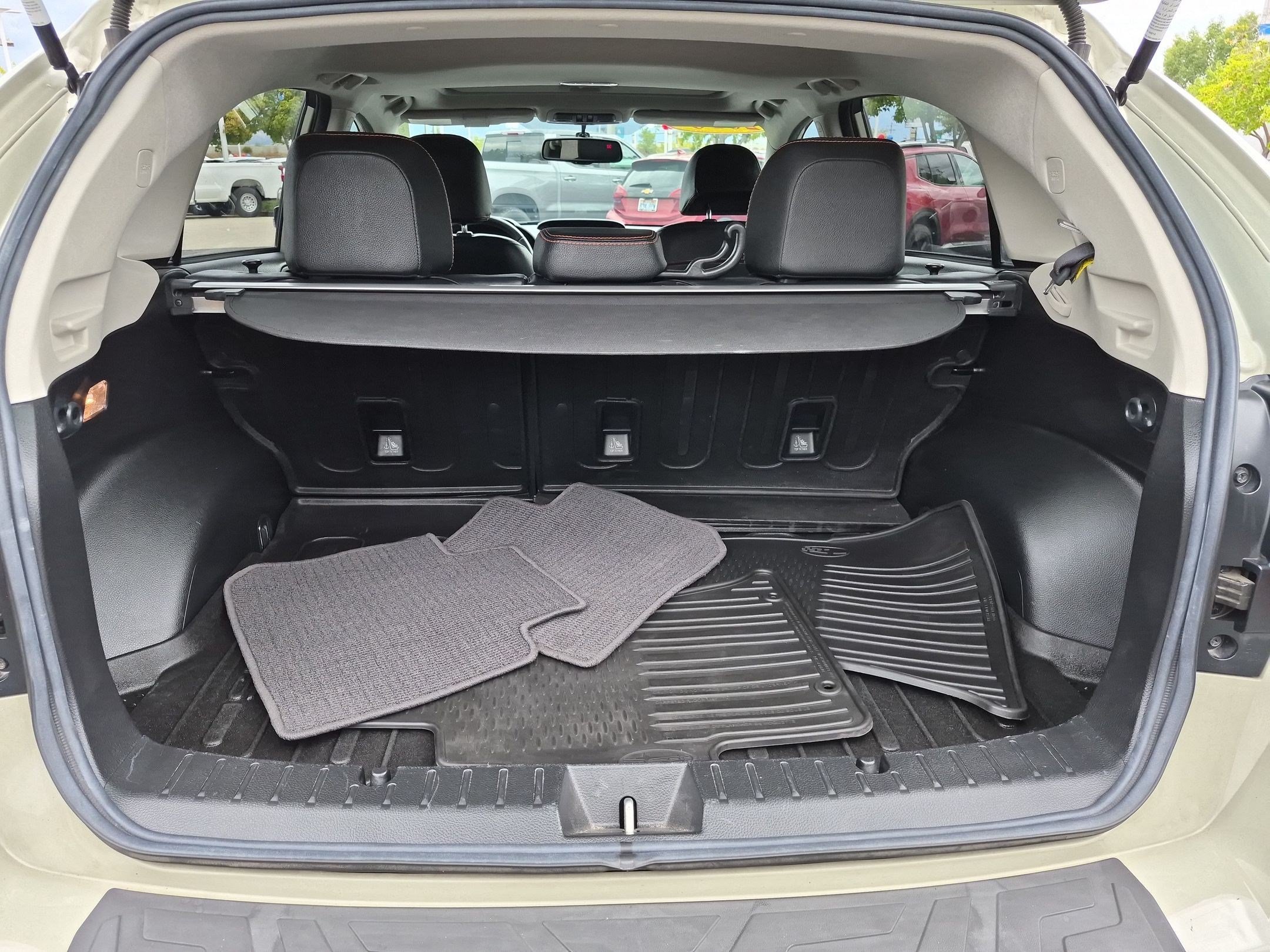 Used 2016 Desert Khaki Subaru Limited image 33