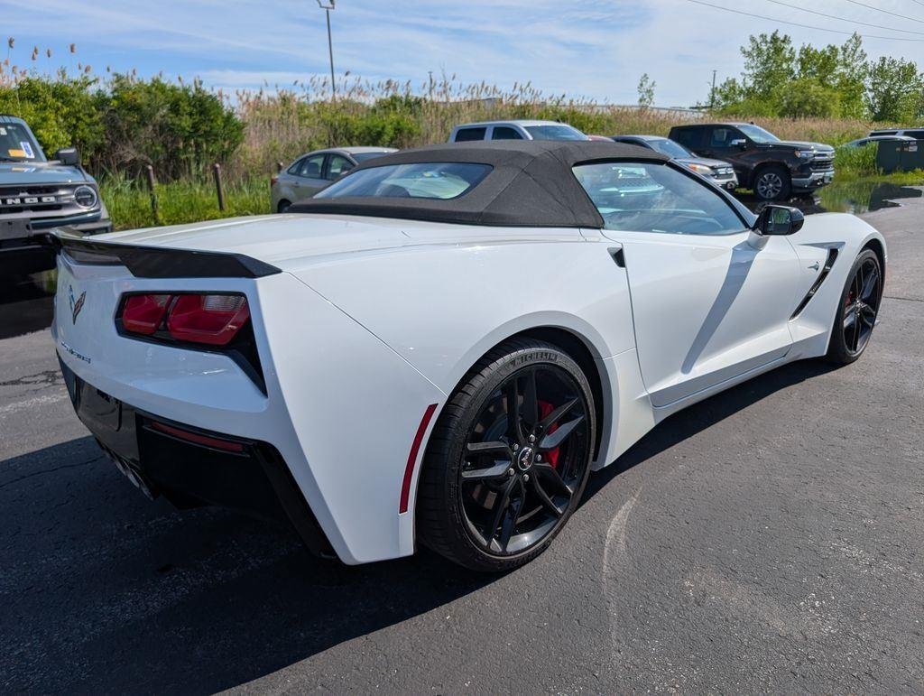 Used 2015 Arctic White Chevrolet Stingray image 9