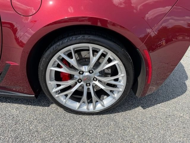 Used 2016 Red Chevrolet Z06 image 9
