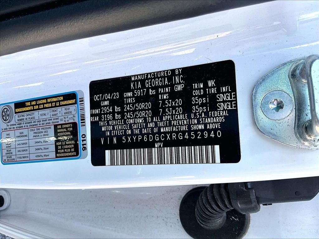 Used 2024 White Kia S image 36