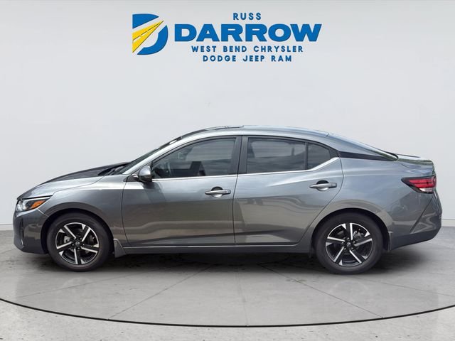 Used 2025 Gray Nissan SV image 2