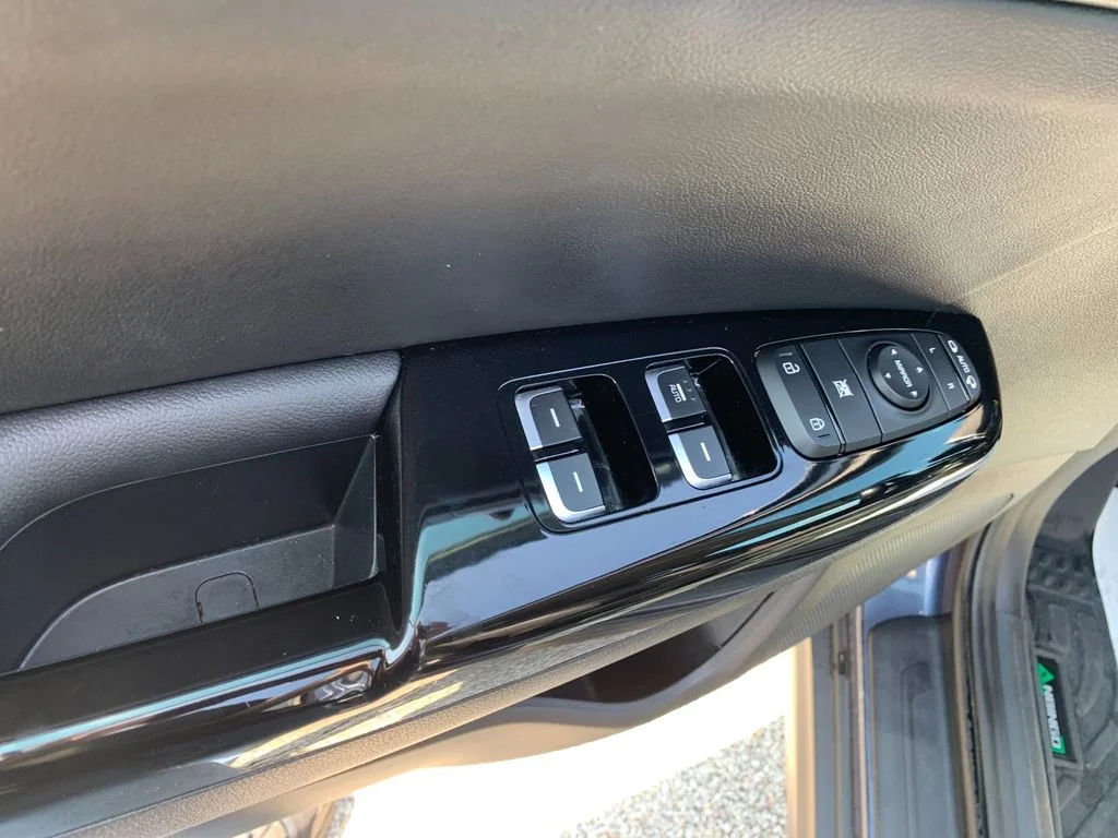Used 2021 Blue Kia EX image 13