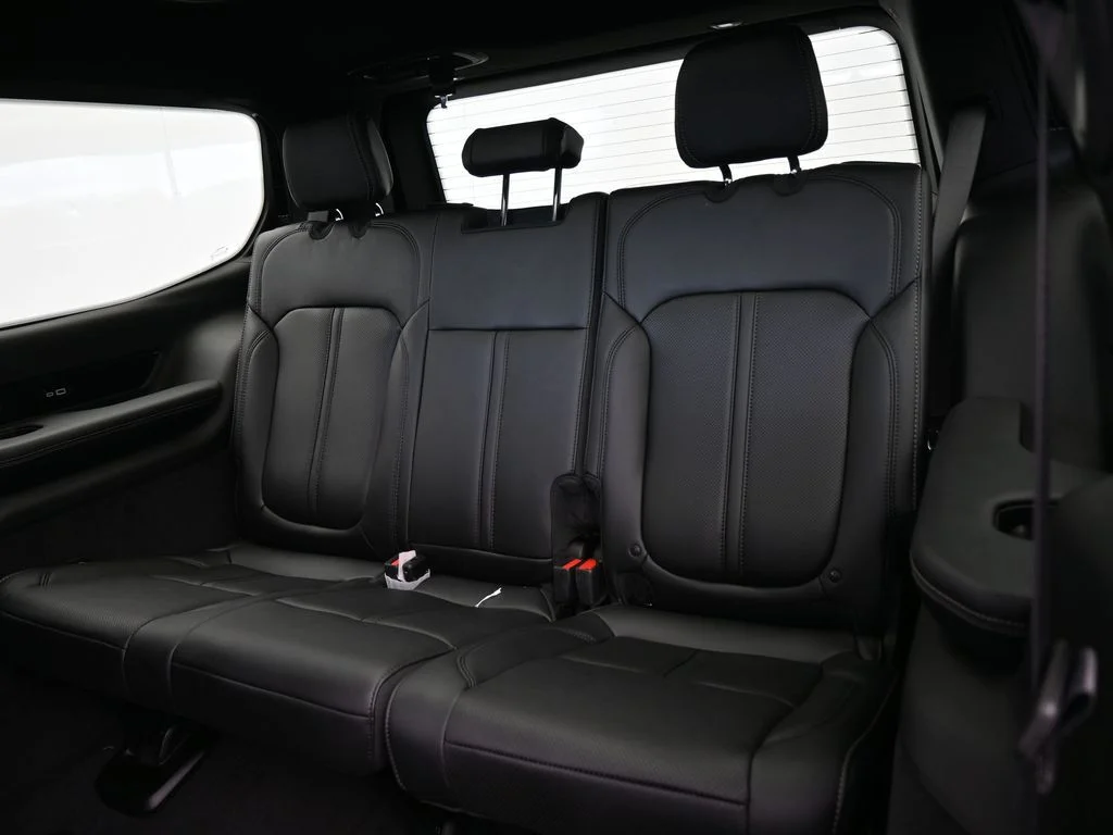 New 2026 Bright White Clearcoat Jeep Summit Obsidian image 29