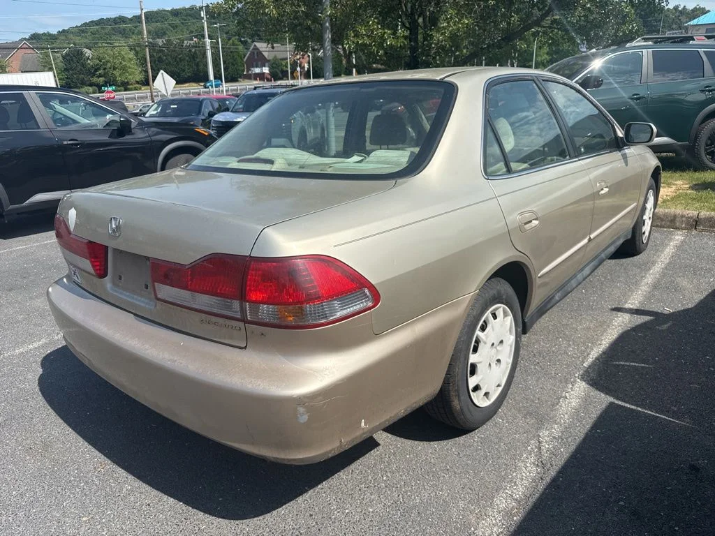Used 2001 Gold Honda LX image 4