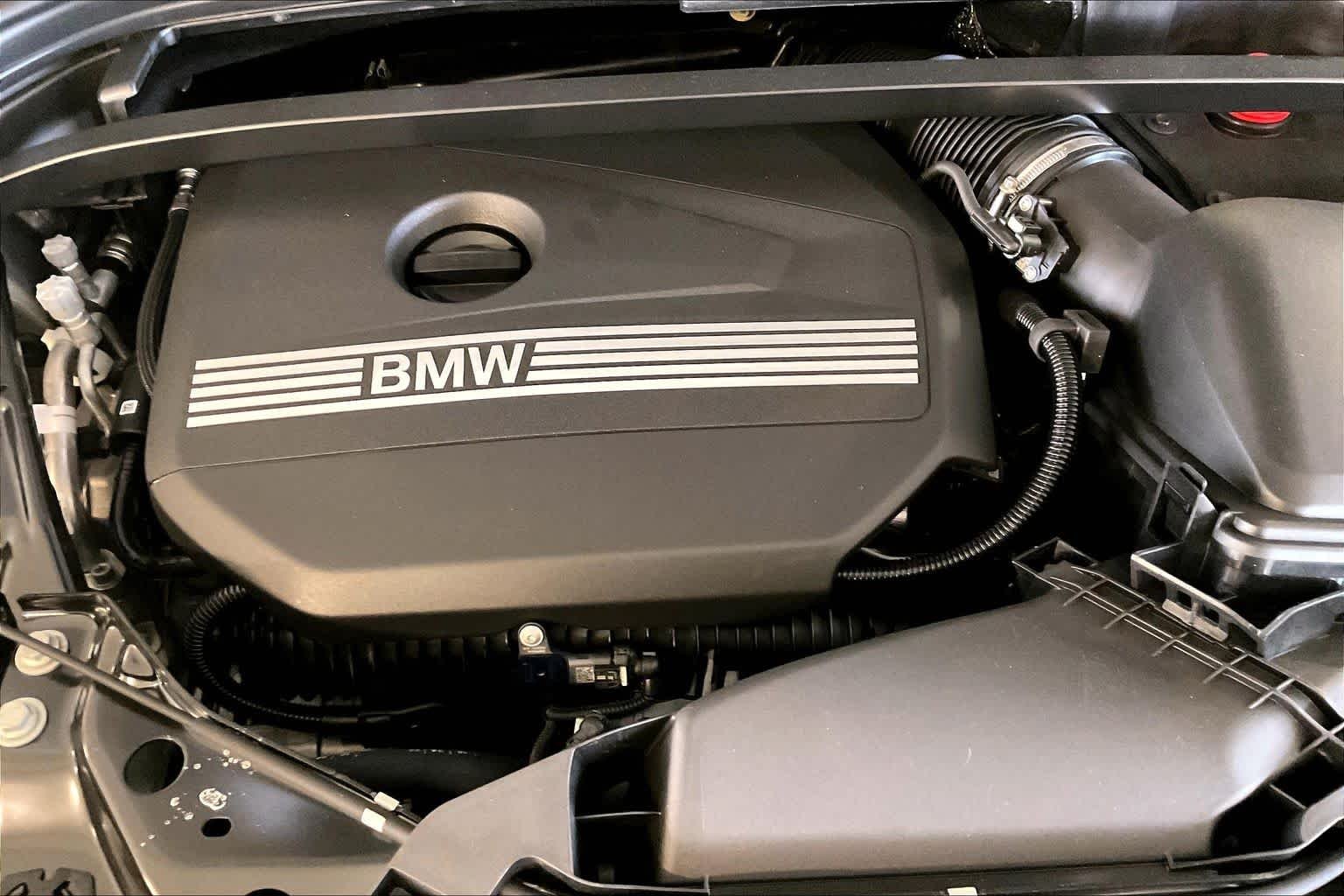 New 2026 Space Silver Metallic BMW xDrive28i image 17