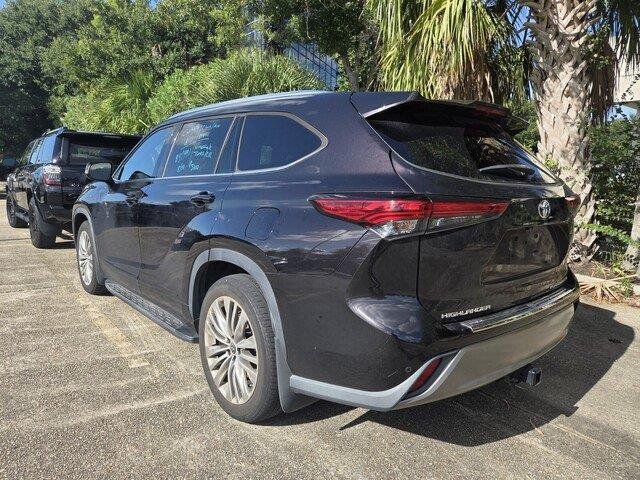 Used 2022 Opulent Amber Toyota Platinum image 2