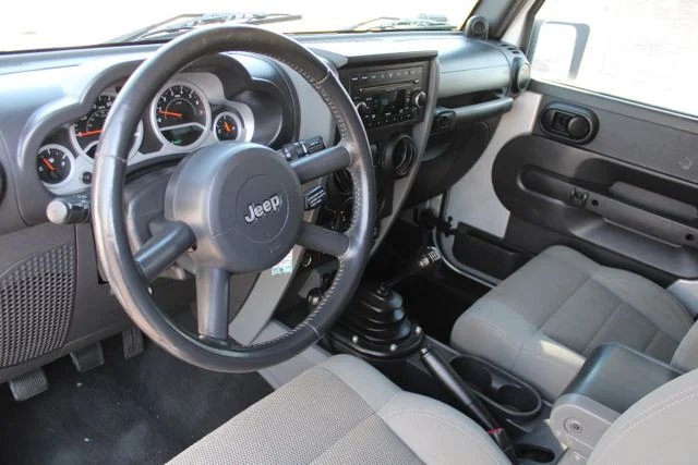 Used 2007 Silver Jeep Rubicon image 2