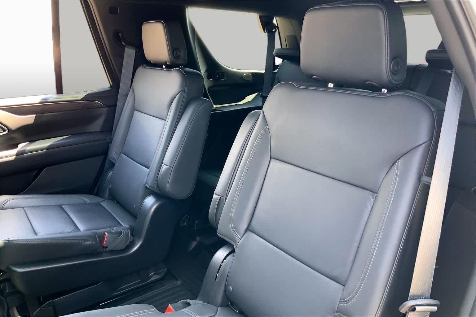 Used 2024 Summit White Chevrolet Z71 image 20