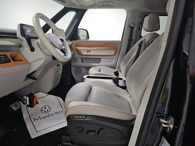Used 2025 Black Volkswagen Pro S Plus image 4