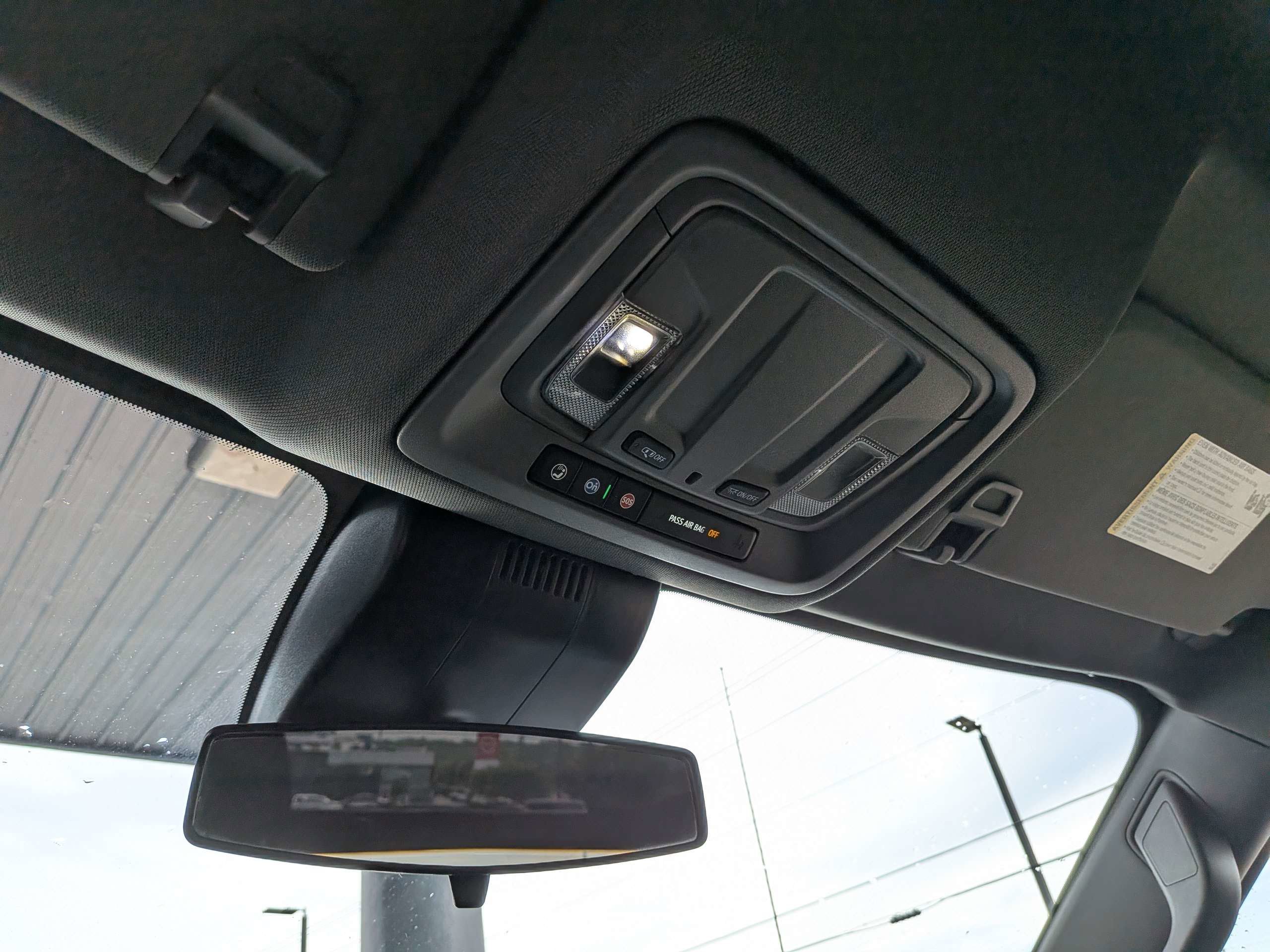 Used 2025 White Chevrolet LT image 17