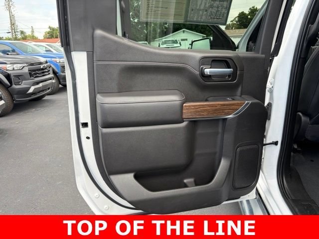 Used 2022 Iridescent Pearl Tricoat Chevrolet High Country image 13