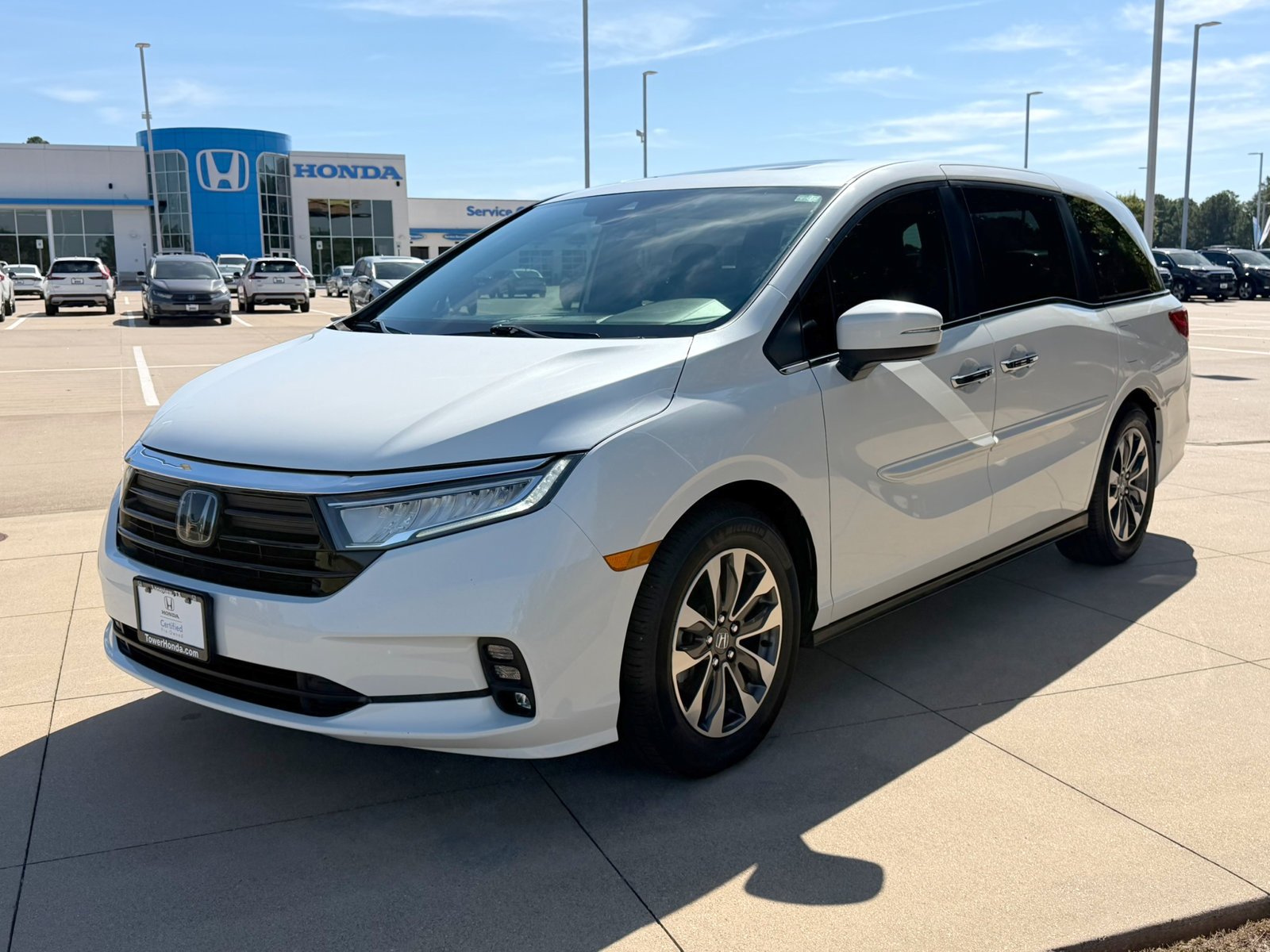 Certified Used 2022 Platinum White Pearl Honda EX-L image 3
