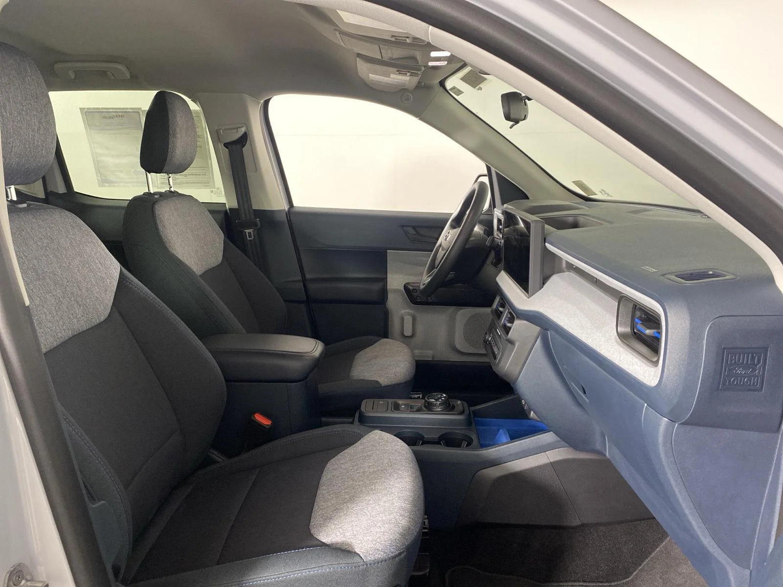 New 2025 White Metallic Ford XLT image 23