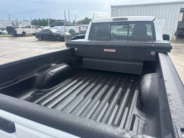 Used 2004 Oxford White Clearcoat Ford XL image 7