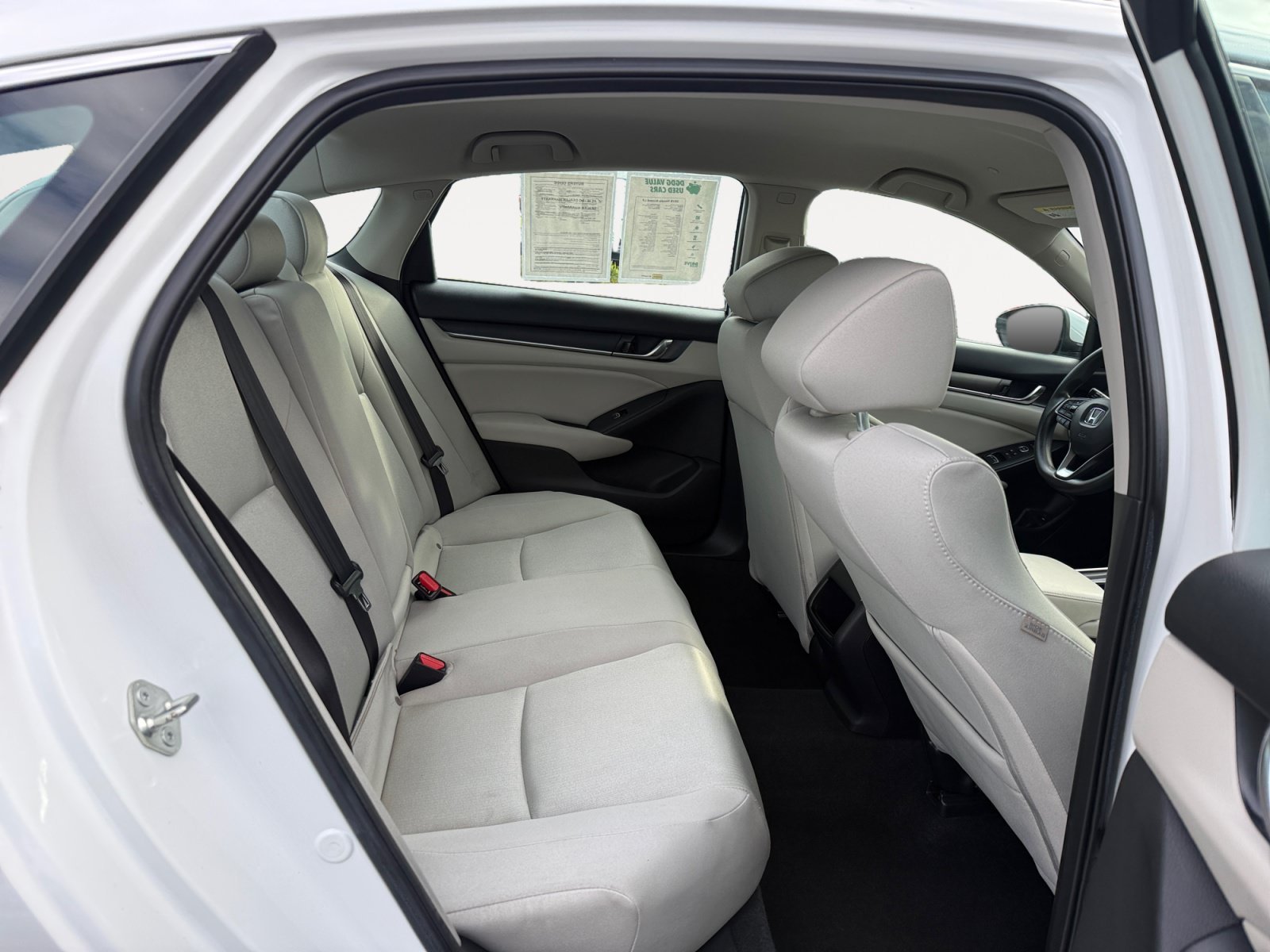 Used 2018 Platinum White Pearl Honda LX image 18