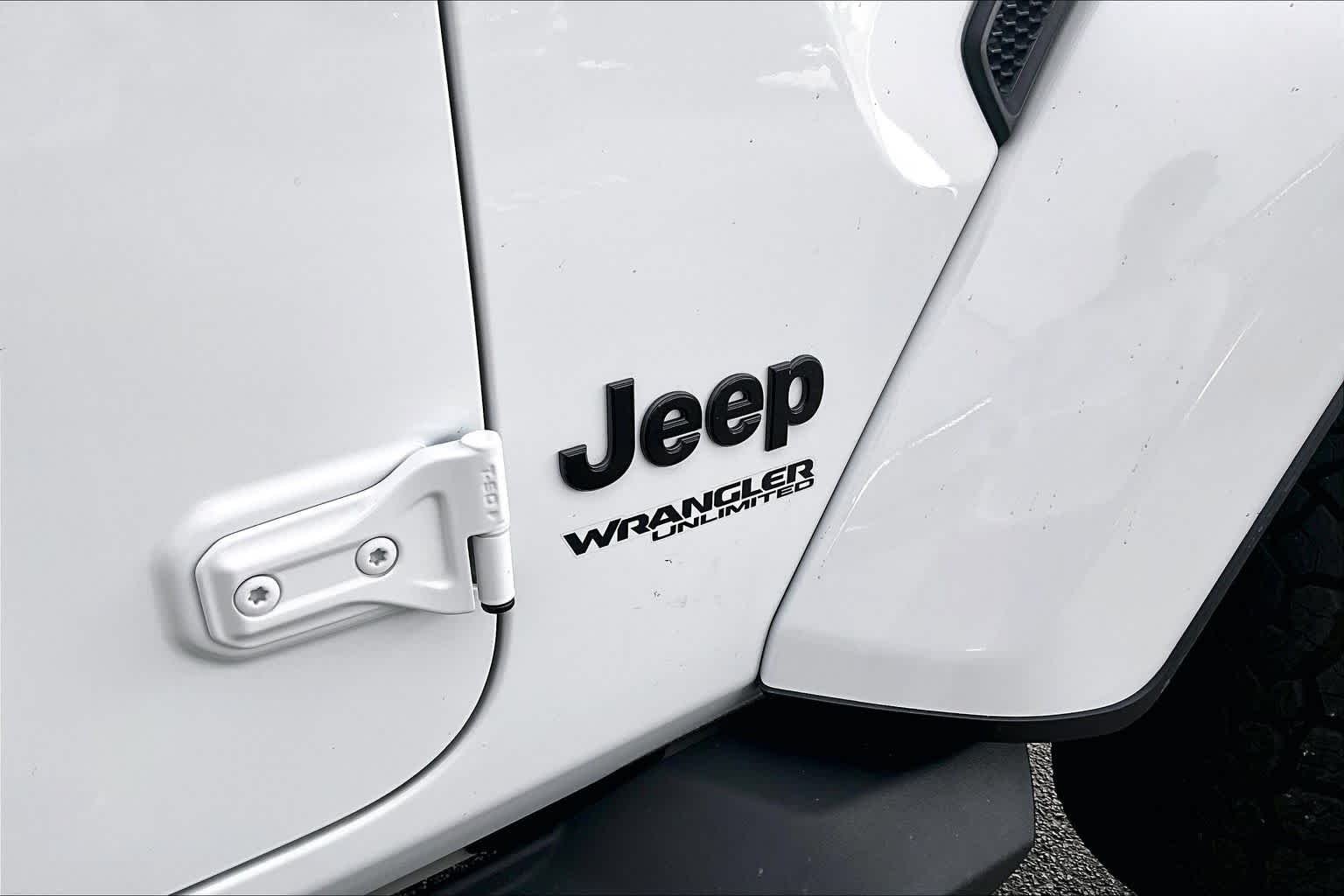 Used 2021 Bright White Clearcoat Jeep Unlimited Sahara High Altitude image 30