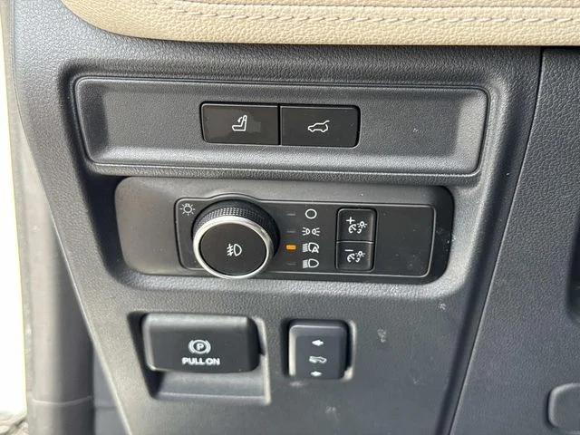 Used 2024 White Ford Limited image 45