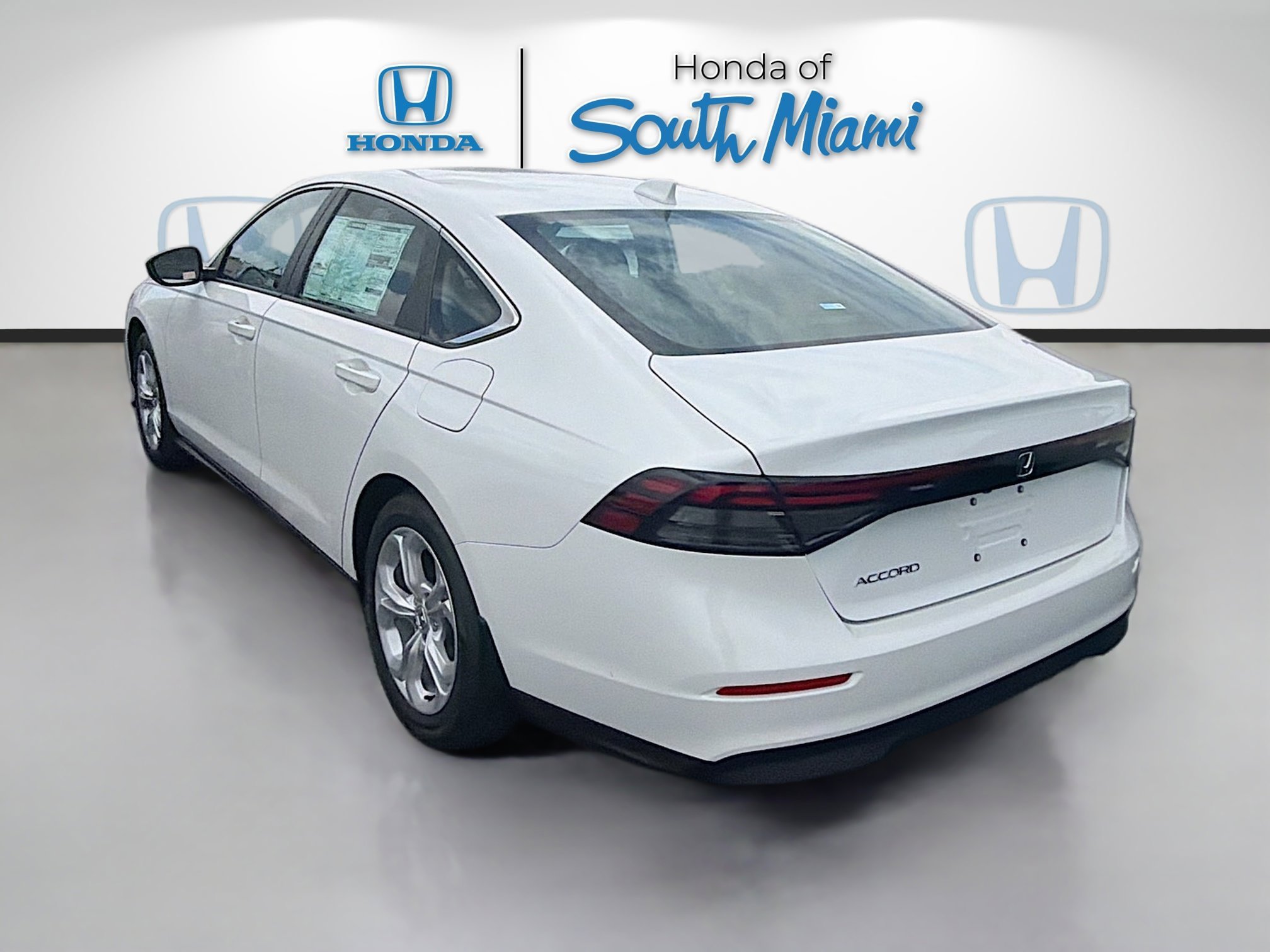 New 2026 Platinum White Pearl Honda LX image 5