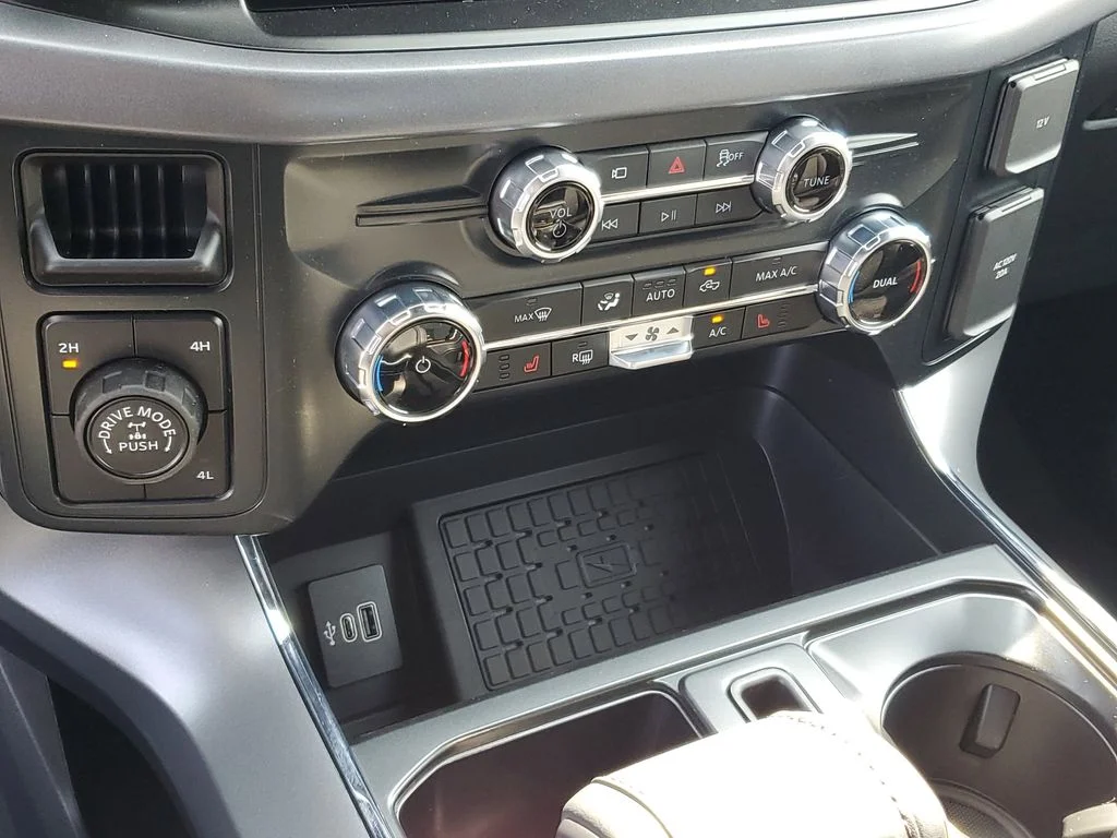2025 Ford F-150 XLT - Photo 16