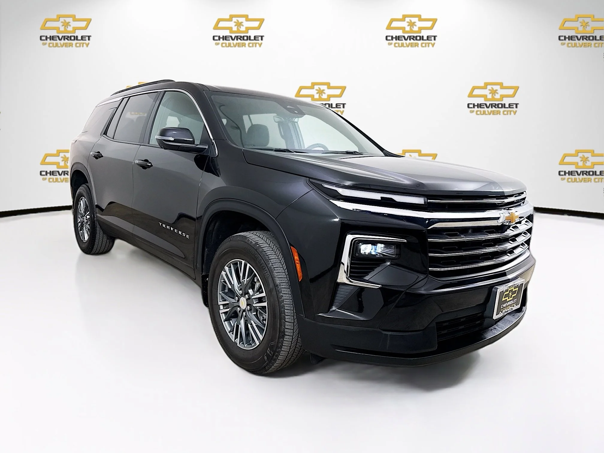 2024 Chevrolet Traverse FWD LT's photo