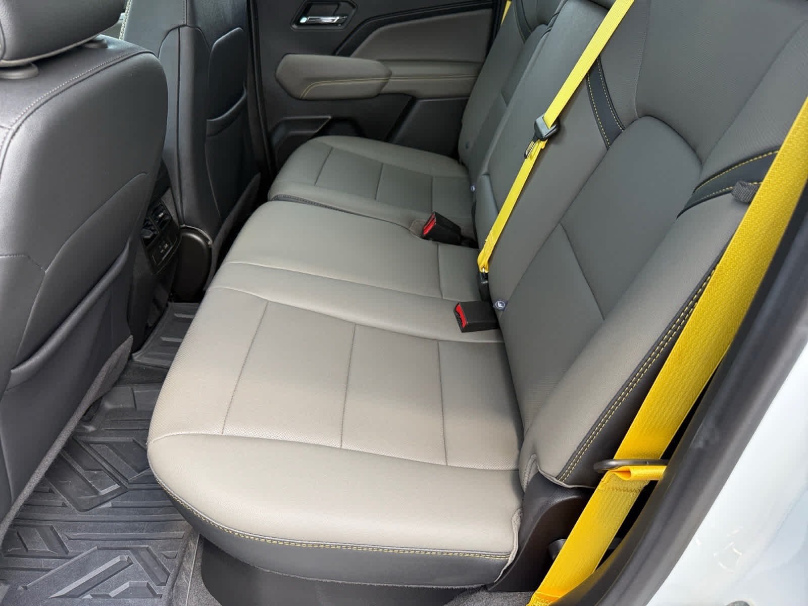 2024 Chevrolet Colorado ZR2 - Photo 10
