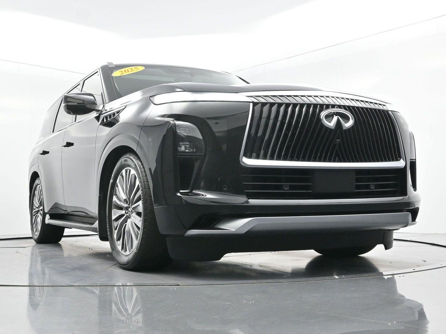 Used 2025 Black Obsidian INFINITI LUXE image 45