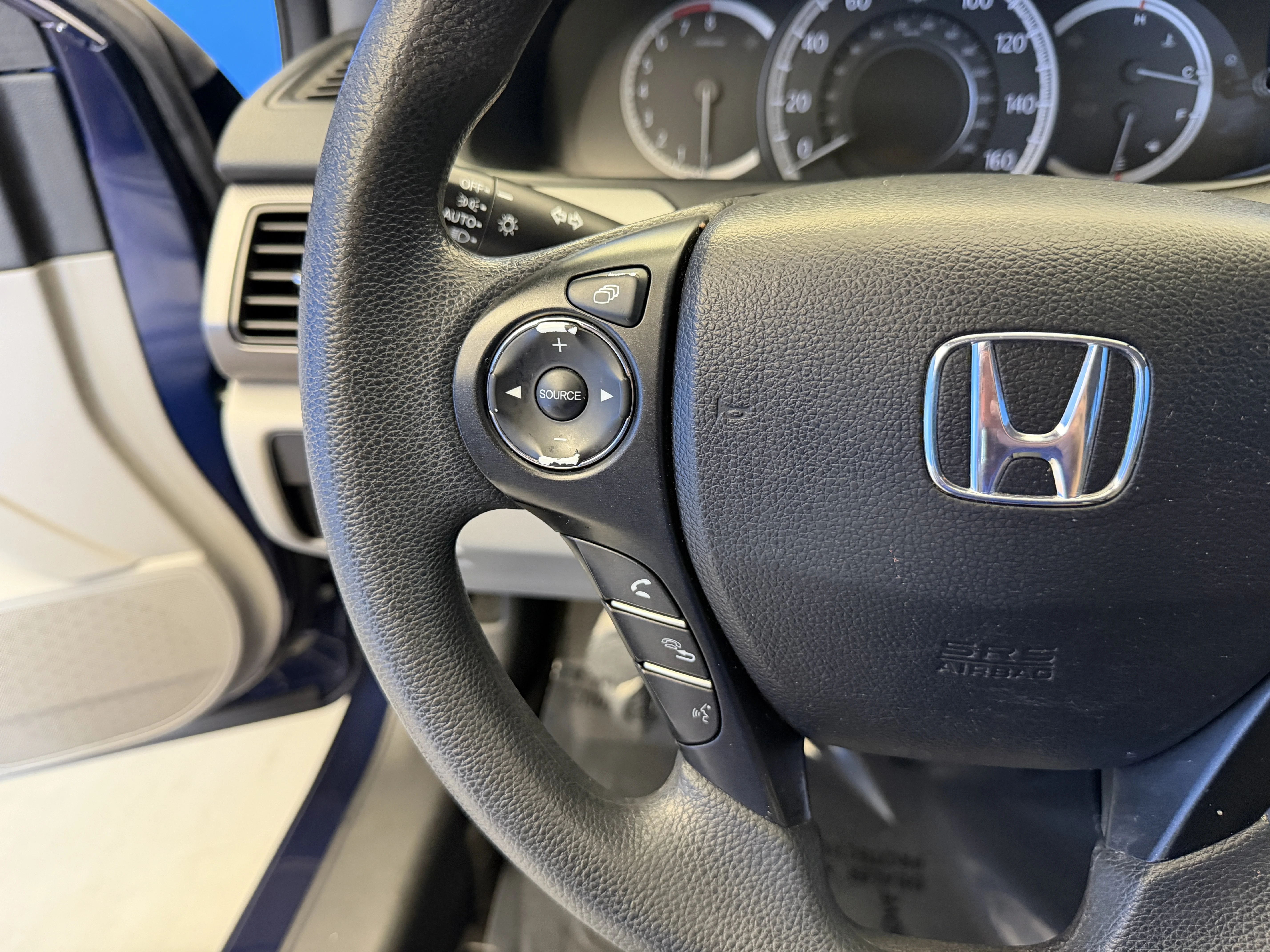 Used 2013 Obsidian Blue Pearl Honda LX image 14