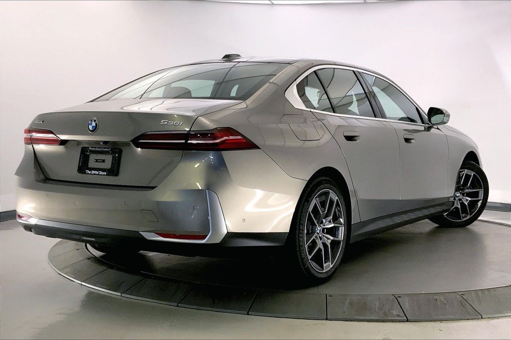 2026 BMW 5 Series 530i - Photo 12