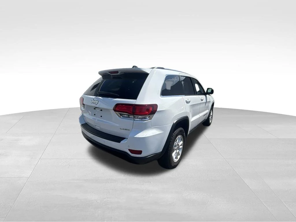 Used 2020 White Jeep Laredo E image 5