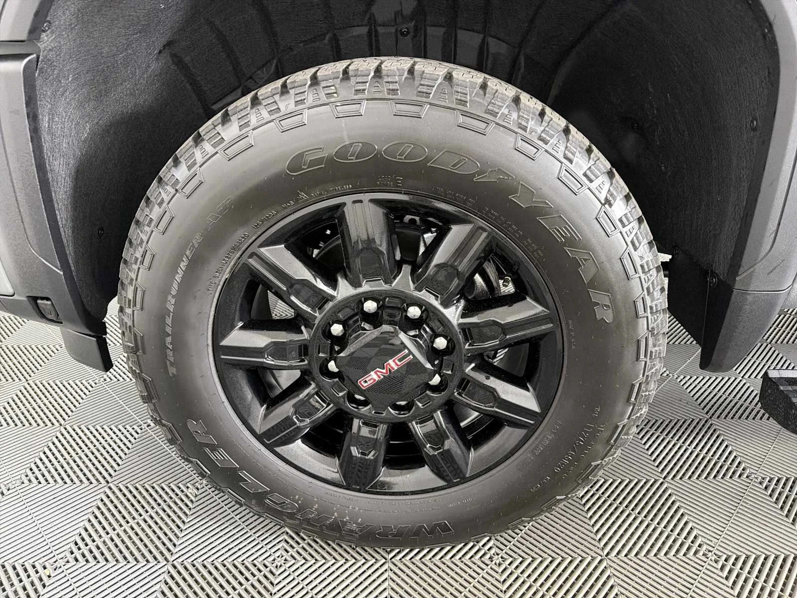 New 2026 Sterling Metallic GMC AT4 image 10