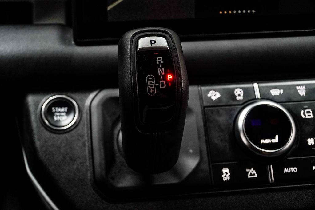 Used 2025 White Land Rover S image 25