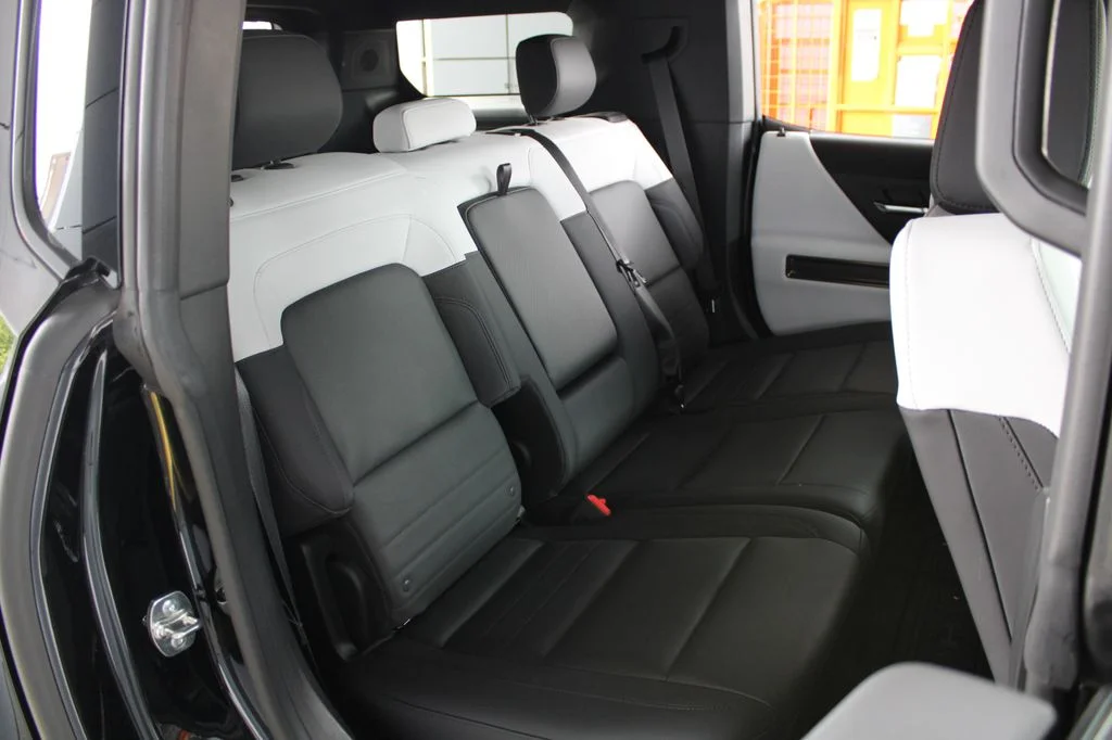 Used 2025 Black GMC 2X image 17