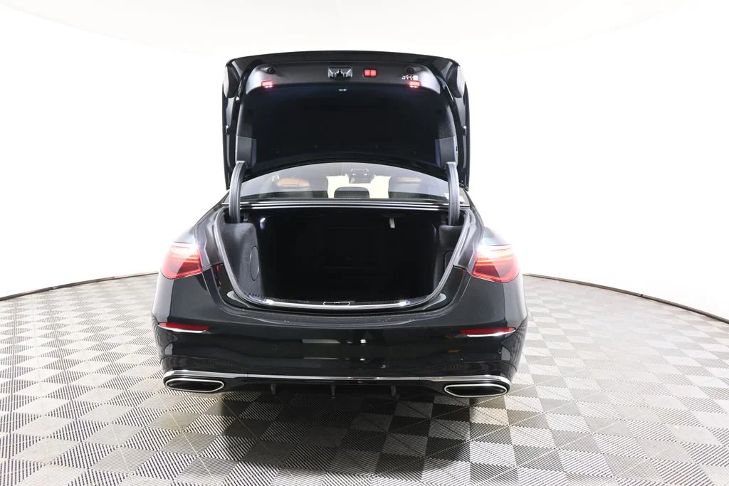 Certified Used 2026 Green Mercedes-Benz S 580 image 34