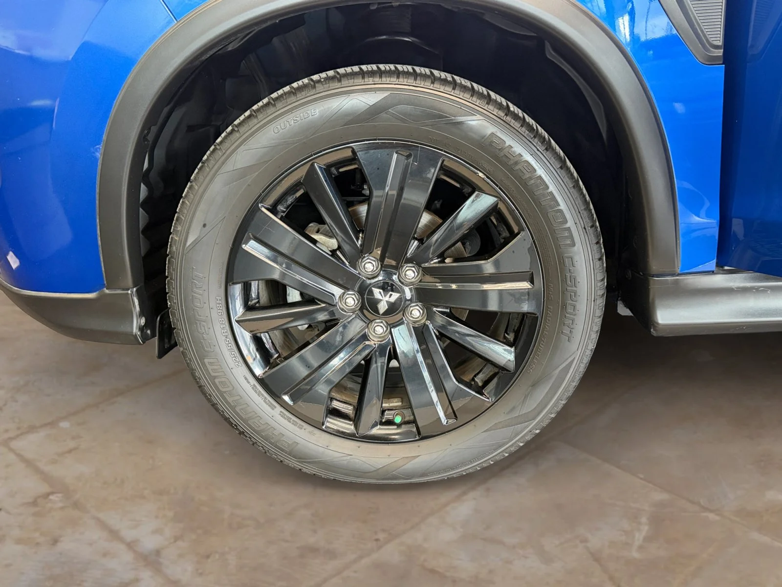 Used 2021 Octane Blue Metallic Mitsubishi LE image 28