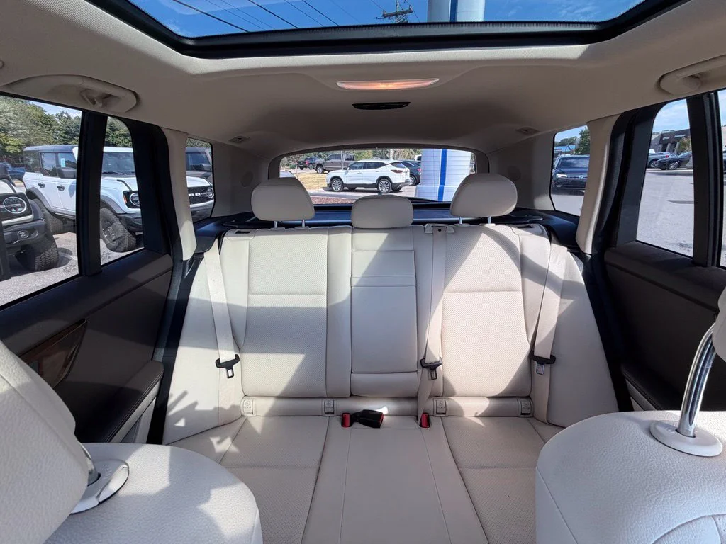 Used 2014 White Mercedes-Benz GLK 250 image 16
