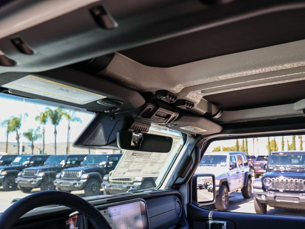 New 2026 Bright White Clear-Coat Exterior Paint Jeep Mojave image 12