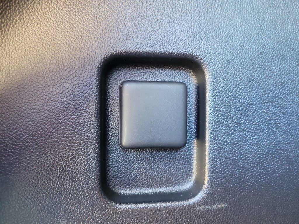 2024 Chevrolet Equinox EV RS - Photo 8