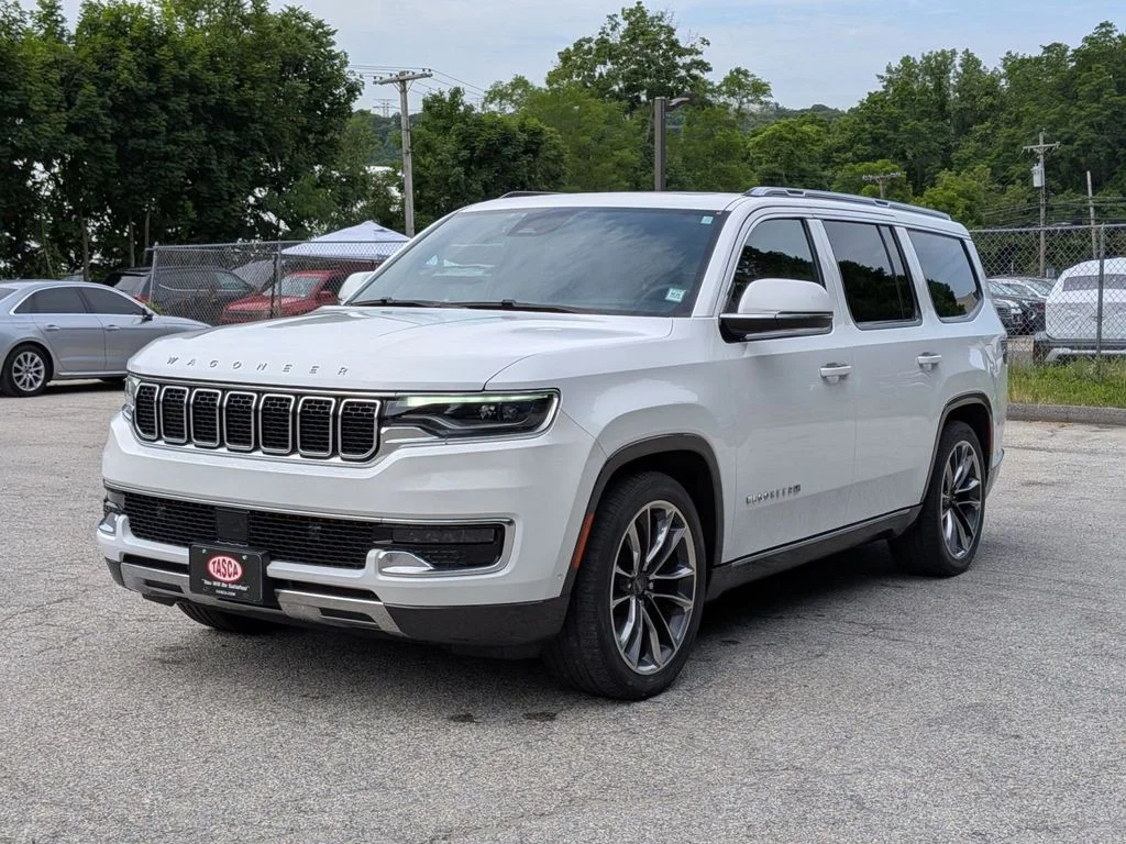 Used 2022 White Jeep Series III image 12