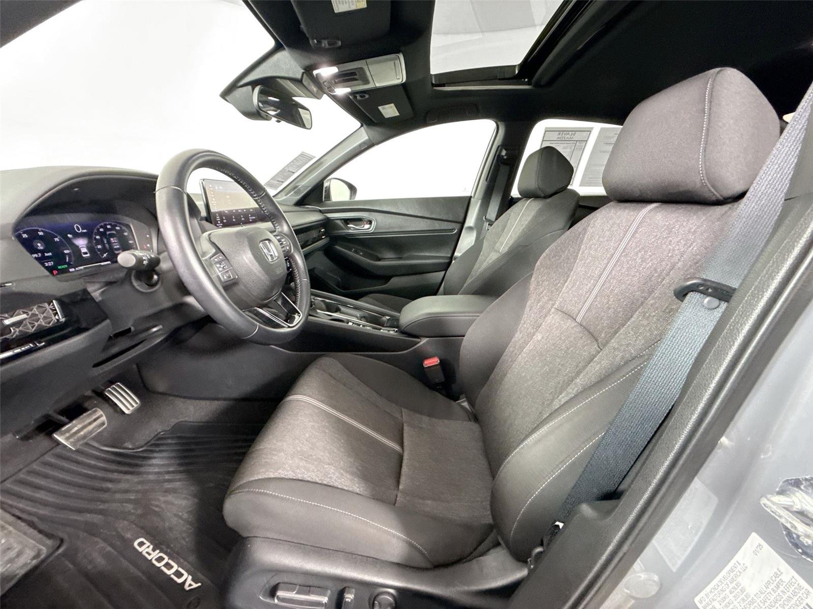 Used 2025 Urban Gray Pearl Honda Sport image 3