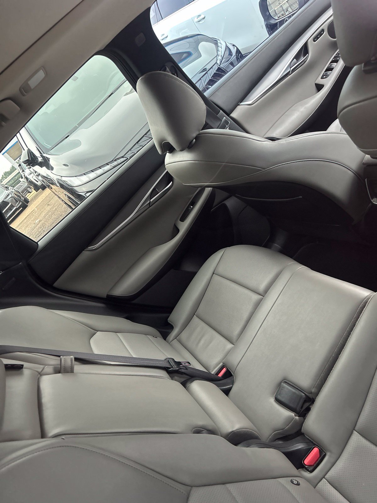 Used 2023 Gray INFINITI LUXE image 18