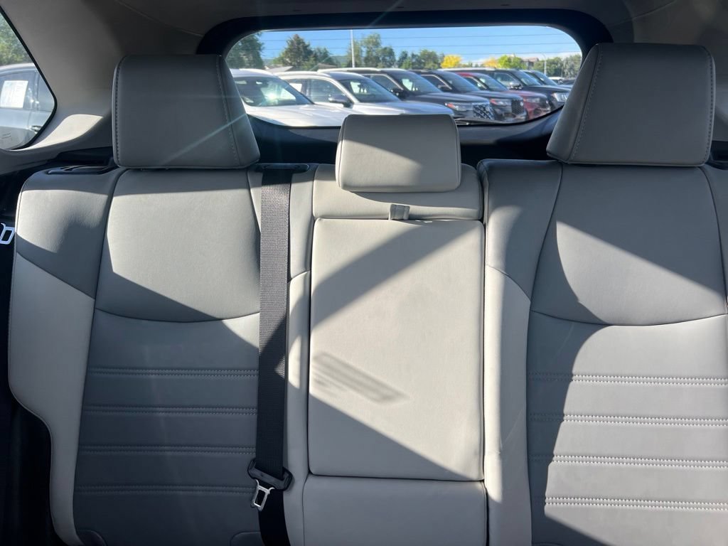 Used 2021 Silver Sky Metallic Toyota XLE Premium image 29