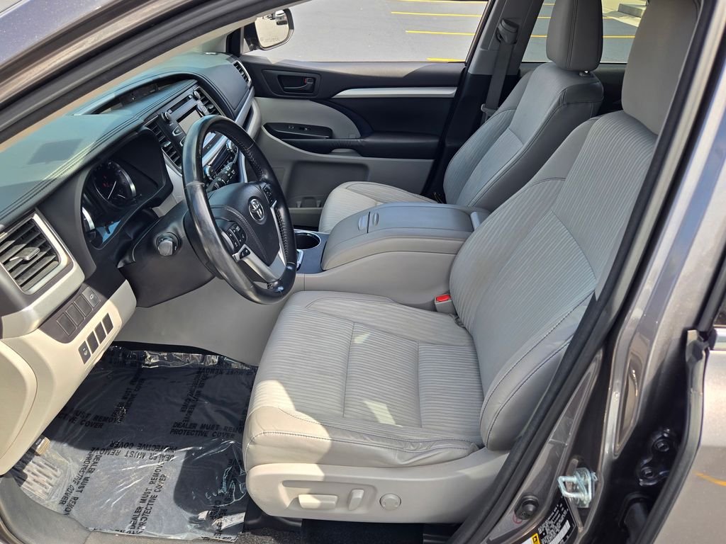 2015 Toyota Highlander LE Plus - Photo 31