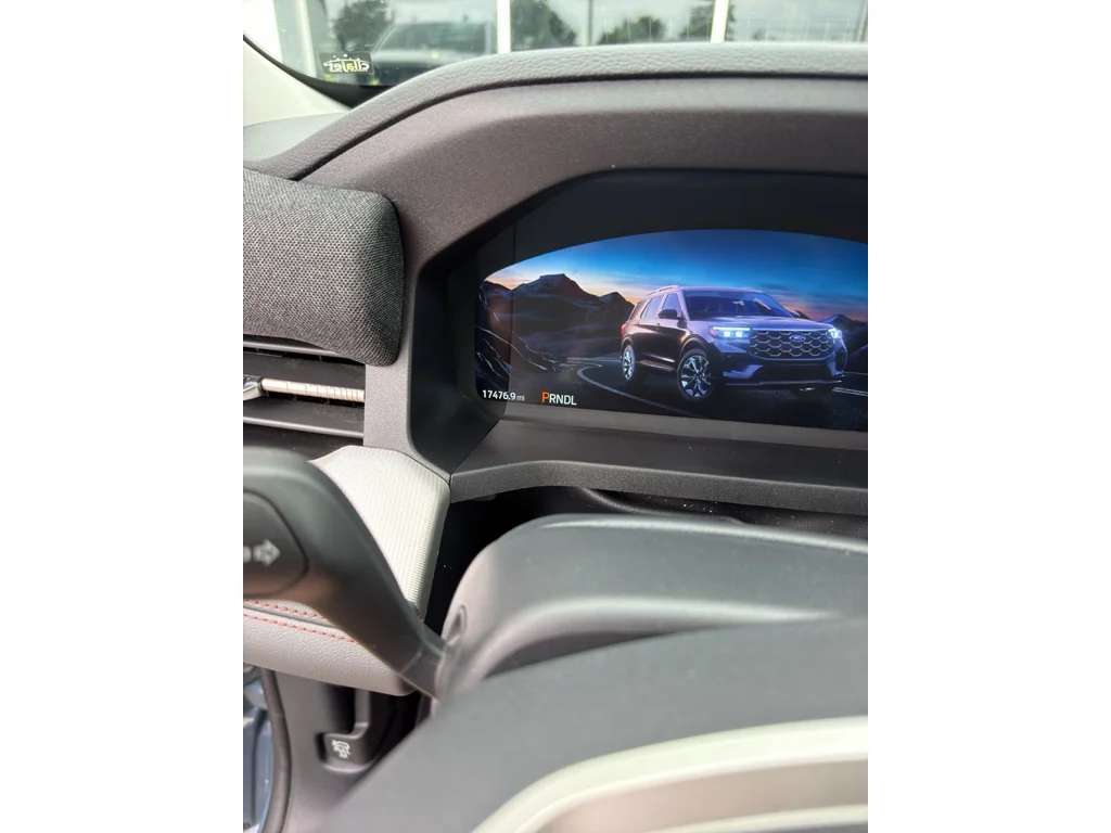 Used 2025 Vapor Blue Metallic Ford Active image 9