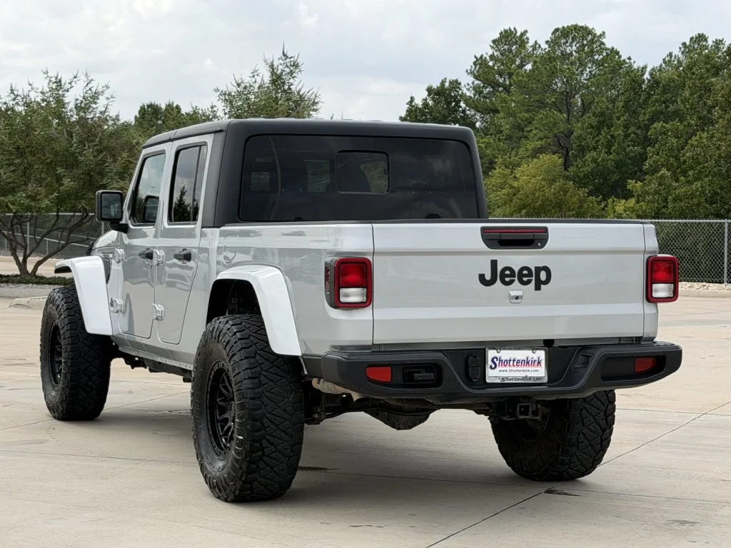 Used 2023 Silver Jeep Sport S image 4